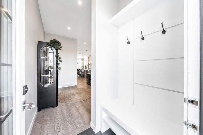 2523 21 St Sw, Home with 4 bedrooms, 3 bathrooms and 2 parking in Calgary AB | Image 16