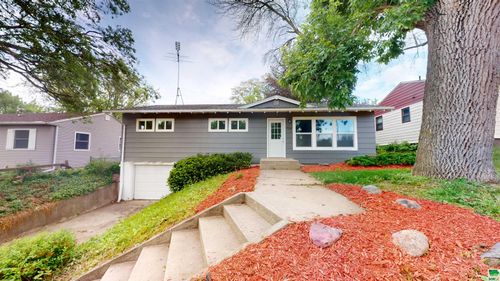 714 N 11th St, Cherokee, IA, 51012-1529 | Card Image