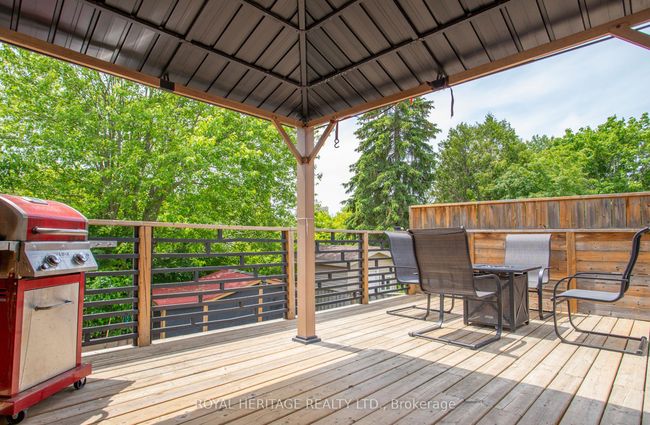 621 Cobblehill Dr, House attached with 4 bedrooms, 3 bathrooms and 3 parking in Oshawa ON | Image 31