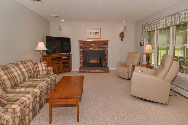 29 Michael Ln, House other with 4 bedrooms, 3 bathrooms and null parking in Suffield CT | Image 16