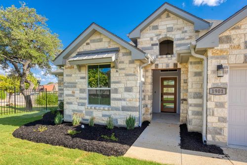 1901 N Chateau Lane Lane N, Kerrville, TX, 78028 | Card Image