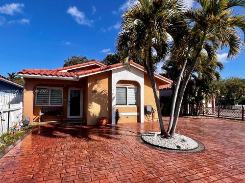 2551 W 64th Pl, Hialeah, FL, 33016 | Card Image