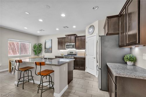6777 Byron Bay Ct, Las Vegas, NV, 89149-5110 | Card Image