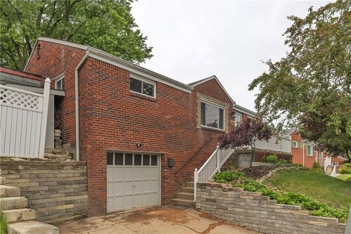 3512 Wallace Dr, Pittsburgh, PA, 15227-4426 | Card Image