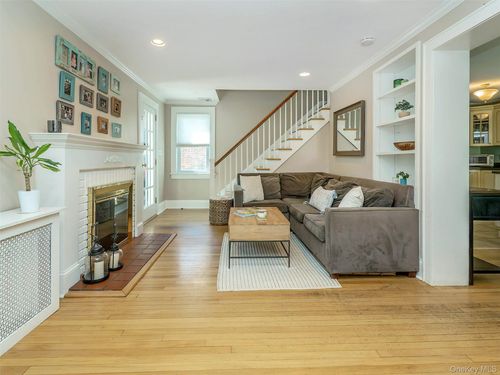 11 Park Ave, Spring Valley, NY, 10977-5431 | Card Image