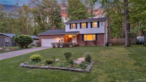 8 Forsythia Court, Orchard Park, NY, 14127 | Card Image
