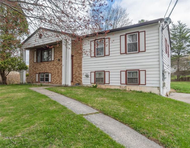 Another view of the front of the house | Image 19