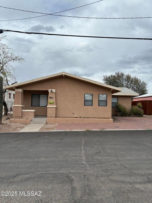 811 E Caddie St, Tucson, AZ, 85719-5327 | Card Image