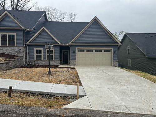 111 Hemingway Ln, Coraopolis, PA, 15108-3654 | Card Image