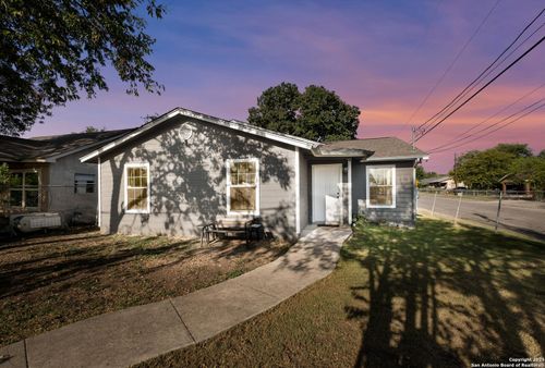 2203 Sw 19th St, San Antonio, TX, 78207-7804 | Card Image