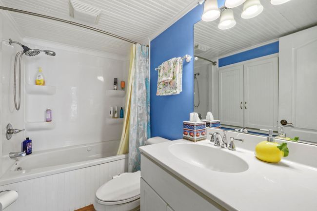 Guest Bathroom | Image 19