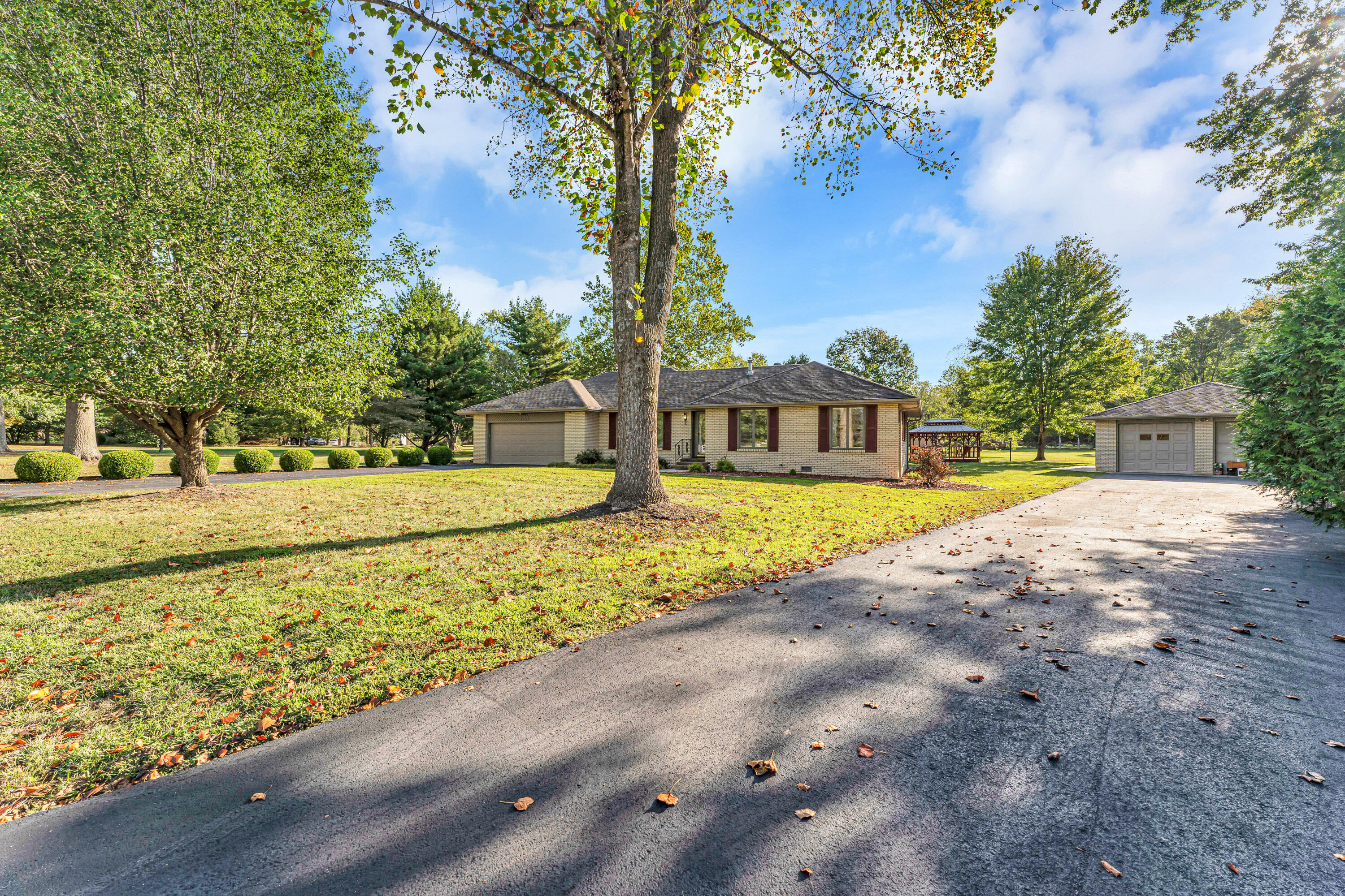 Spring Dr, Springfield, MO 65809
