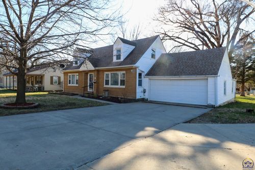 1041 Sunnyslope St, Emporia, KS, 66801-6413 | Card Image