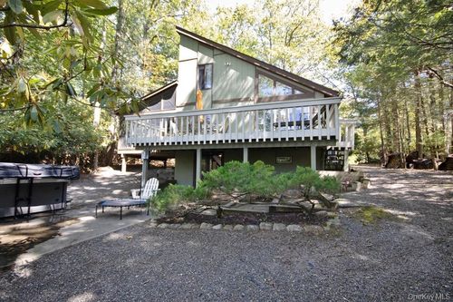 95 Lake Shore Dr, Rock Hill, NY, 12775-8213 | Card Image