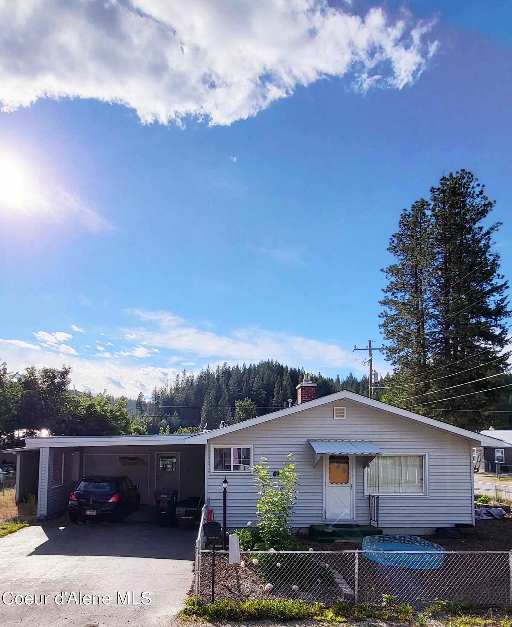 4th St, Pinehurst, ID 83850
