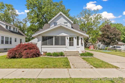 2511 Wyoming Ave, Wyoming, MI, 49519-2233 | Card Image