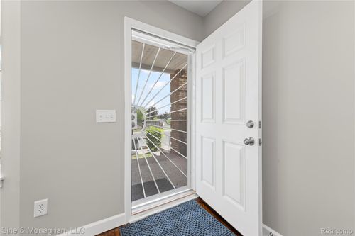5042 Tireman St, Detroit, MI, 48204-3761 | Card Image