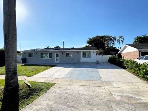 441 San Mateo Dr, Palm Springs, FL, 33461-1521 | Card Image