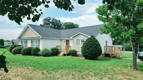5499 Hitching Post Dr, Gibsonville, NC, 27249-9628 | Card Image