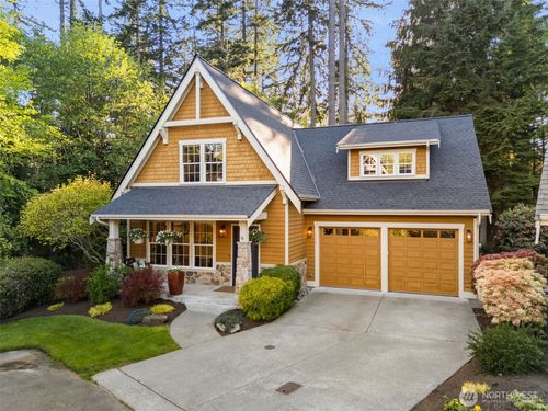 10173 Ne Garibaldi Loop, Bainbridge Island, WA, 98110-3975 | Card Image