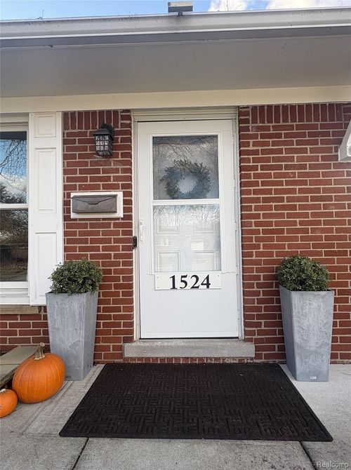 1524 Marian Ave, Ann Arbor, MI, 48103-5730 | Card Image