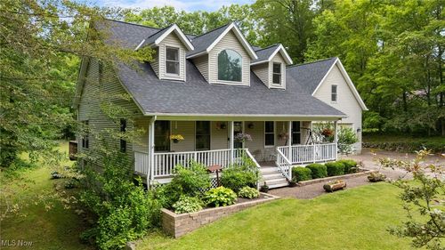 12230 Country Oaks Trl, Chardon, OH, 44024-9095 | Card Image