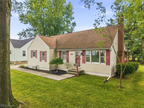 1117 Taggart St Nw, Massillon, OH, 44646-2215 | Card Image