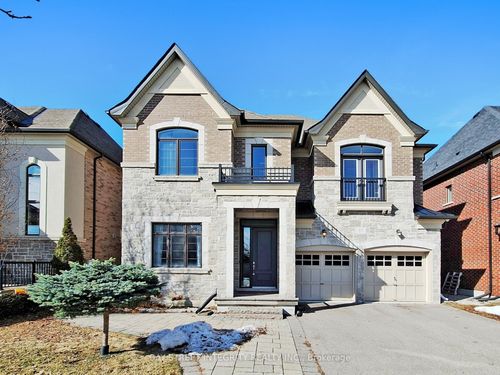 57 Strawbridge Farm Dr, Aurora, ON, L4G0T9 | Card Image