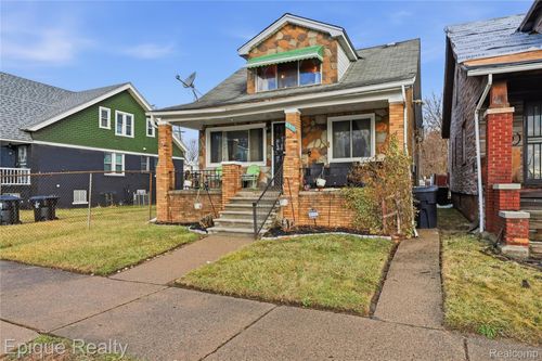 8311 Olympia St, Detroit, MI, 48213-2121 | Card Image