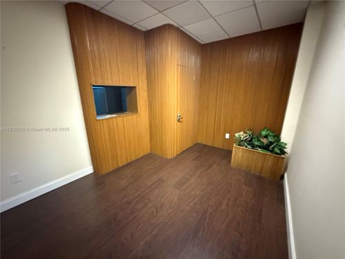 1073 Ne 125th St, North Miami, FL, 33161-5859 | Card Image
