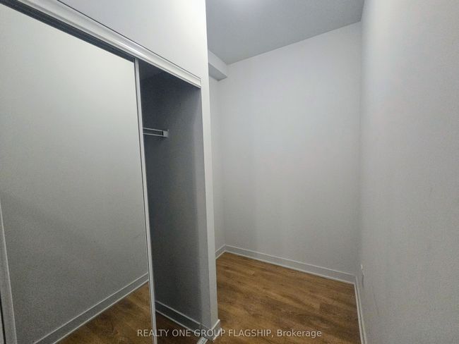 2008 - 2920 Highway 7, Condo with 2 bedrooms, 1 bathrooms and null parking in Vaughan ON | Image 8