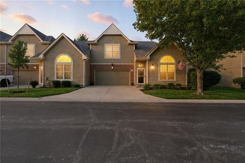 15616 W 61st St, Shawnee, KS, 66217-9689 | Card Image