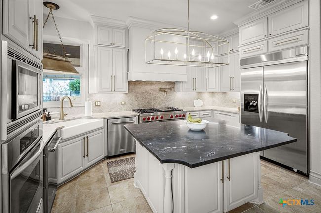111 Western Oaks, House other with 4 bedrooms, 4 bathrooms and null parking in New Braunfels TX | Image 14