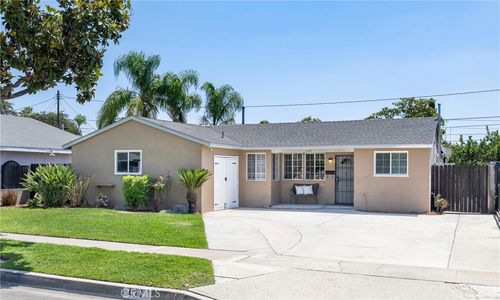 618 Pine Dr, Fullerton, CA, 92833 | Card Image