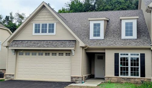 447 Eton Dr, Greensburg, PA, 15601-7420 | Card Image