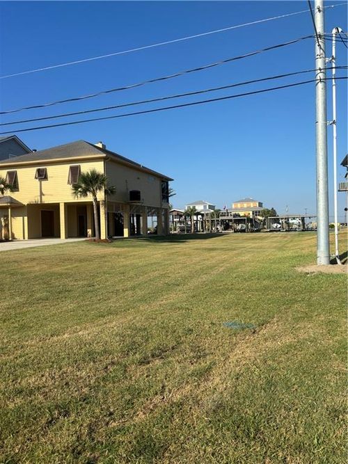 332 Myrtle Grove Rd, Port Sulphur, LA, 70083-2298 | Card Image