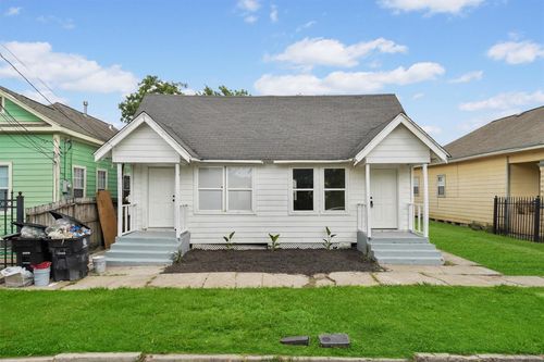 7425 Avenue E, Houston, TX, 77011-3828 | Card Image