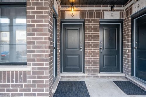 8 Oat Lane, Kitchener, ON, N2R0T1 | Card Image