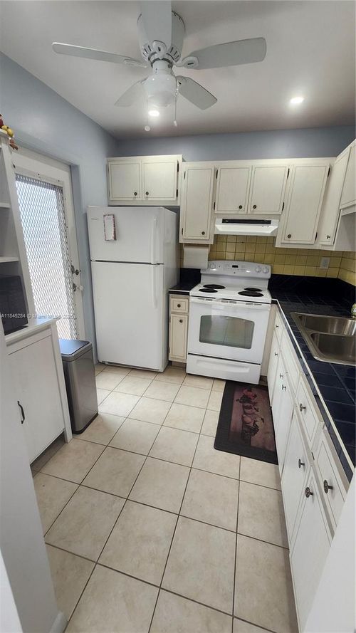 apt-209-4299 Nw 16th St, Lauderhill, FL, 33313-5823 | Card Image