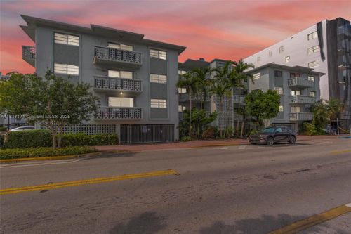 apt-208-1100 11th St, Miami Beach, FL, 33139-4883 | Card Image