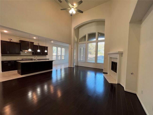 Living area open to the kitchen | Image 4