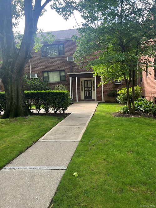 0029-90-32 153rd Ave, Howard Beach, NY, 11414-1601 | Card Image