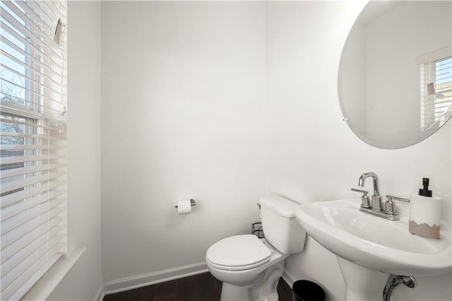 813 Ambient Way Sw, Townhouse with 2 bedrooms, 3 bathrooms and 2 parking in Atlanta GA | Image 13