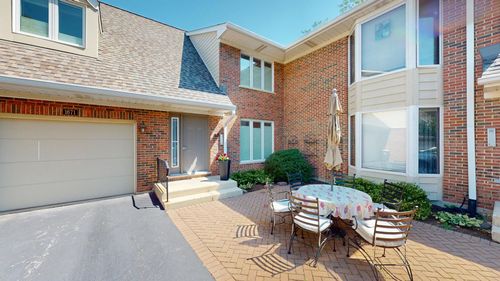 1671 N Belmont Ct, Arlington Heights, IL, 60004-3983 | Card Image