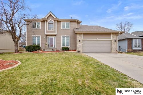 17317 Patterson Dr, Omaha, NE, 68135-3632 | Card Image