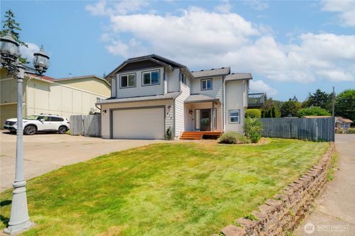 414 N 3rd Pl, Kalama, WA, 98625-9504 | Card Image