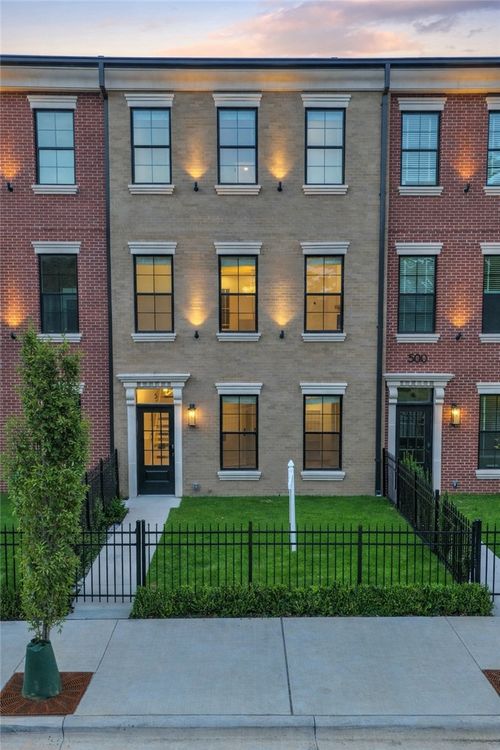 5-500 Sw B St, Bentonville, AR, 72712-5878 | Card Image