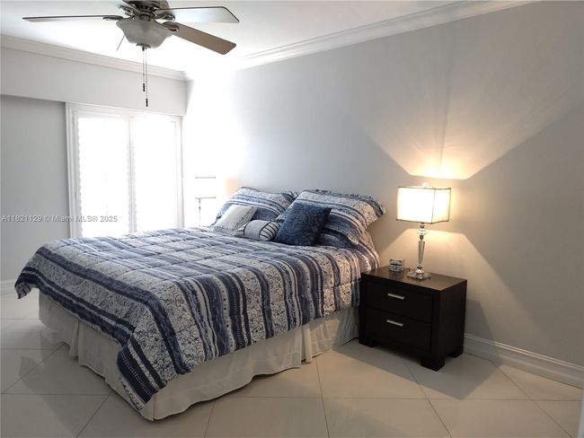 APT-706 - 575 Crandon Blvd, Condo with 2 bedrooms, 2 bathrooms and null parking in Key Biscayne FL | Image 16