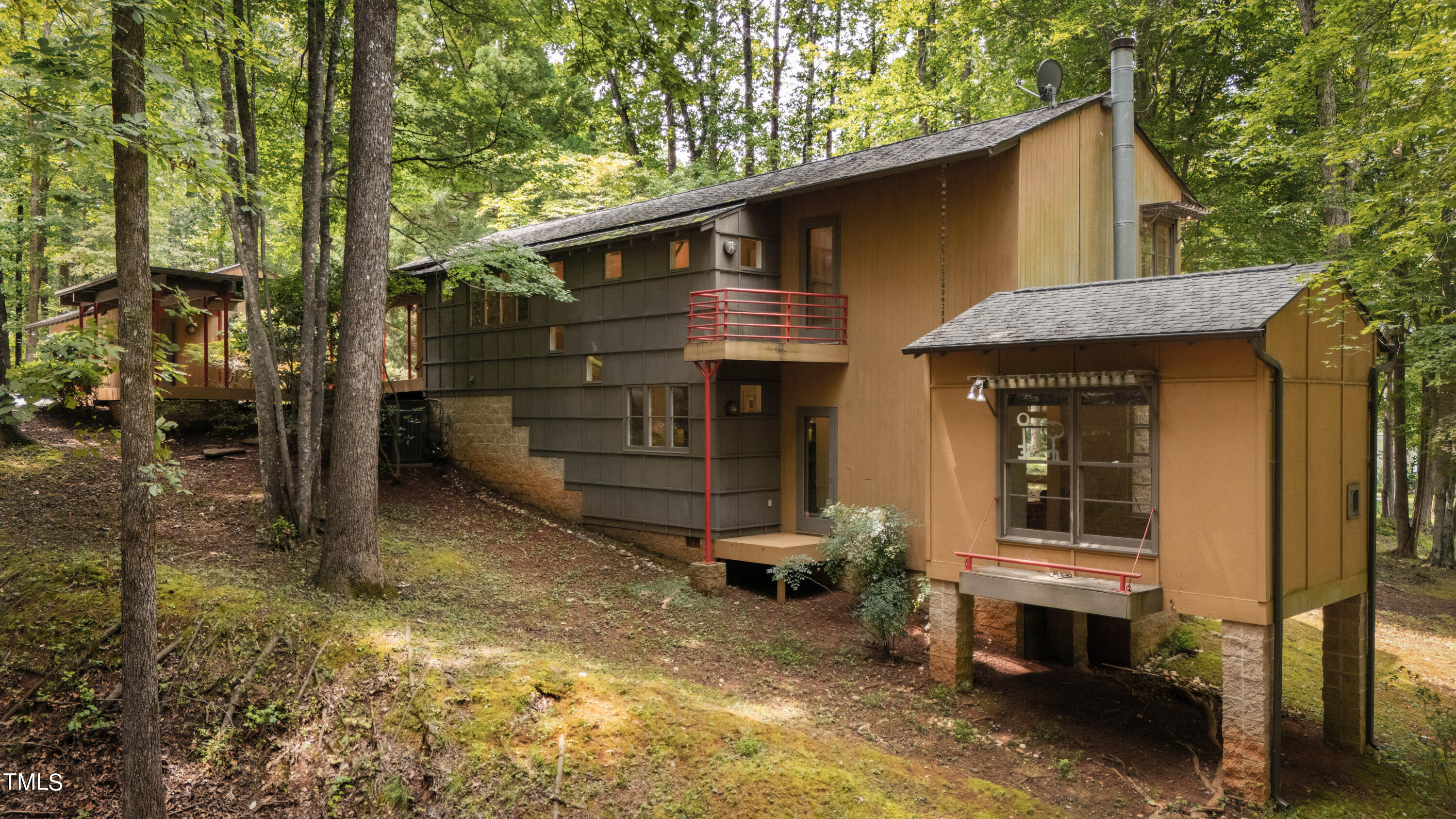 Arrowhead Trl, Hillsborough, NC 27278
