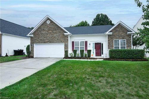 4120 Pepperbush Dr, Greensboro, NC, 27405-8212 | Card Image